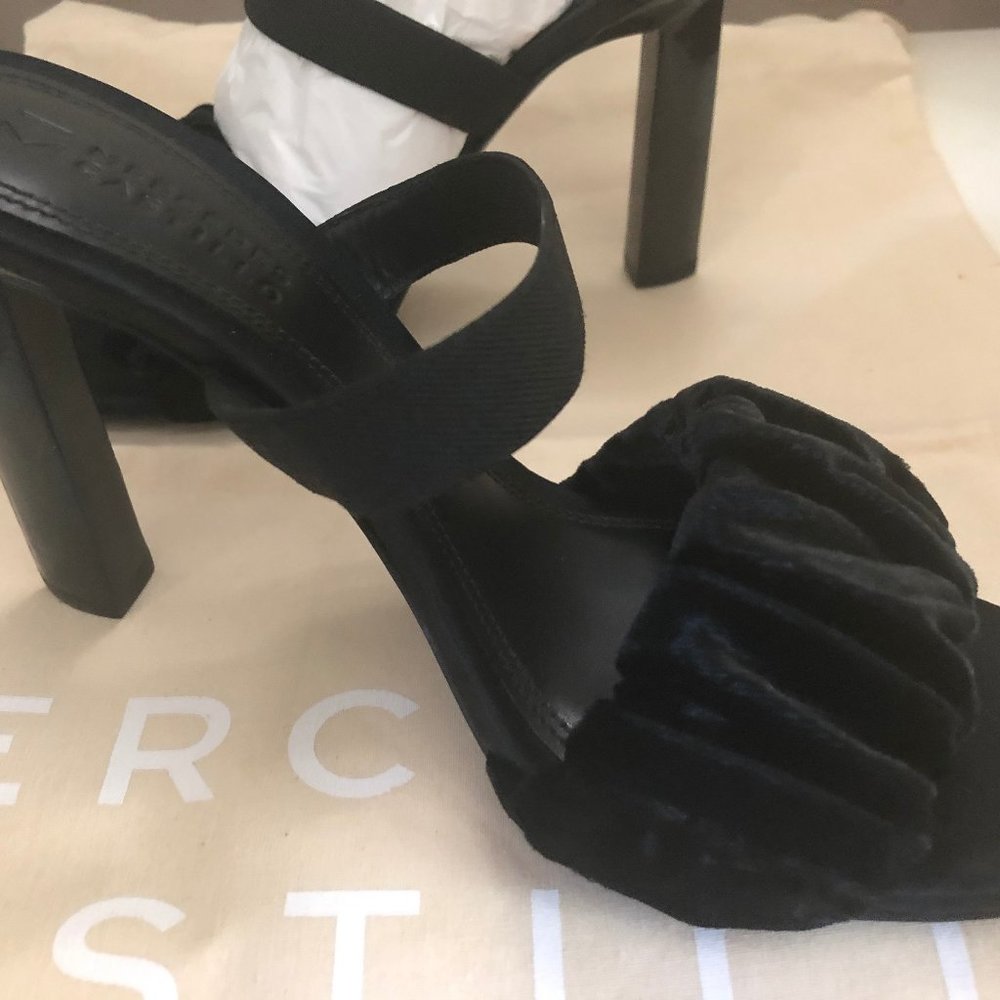 Brand New Classy Mercedes Castillo Sandals